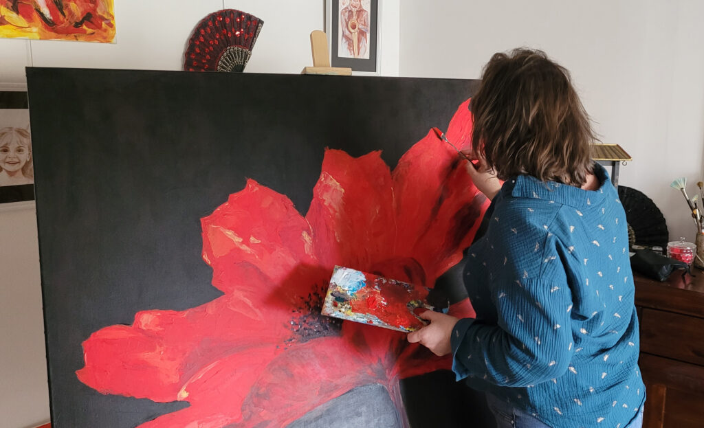 Artiste peintre, Tableau rouge et noir, coquelicot, peinture en cours dans mon atelier à Bordeaux