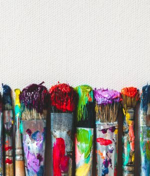 Ateliers créatifs, peinture, pinceaux, toile, couleurs